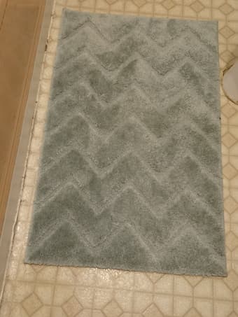 Bathroom carpet - very smooth on the feet - $5 (redwood city) 1