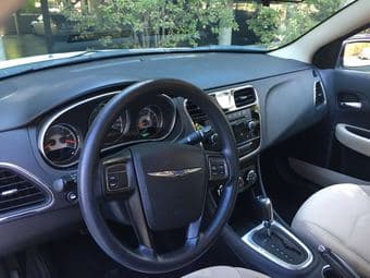 2013 Chrysler 200 Clean title New battery and tires - $9200 3