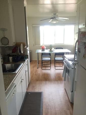 ONE BR/BA+PARKING AVAILABLE IN A SPACIOUS 2BR/2BA (mountain view) 3