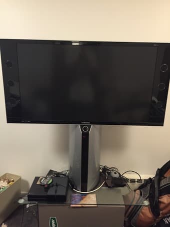 50in Samsung TV  $100 !!! NEEDS TO GO ASAP 1