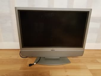 Westinghouse LTV-27W2 27" Widescreen Progressive-Scan LCD TV - $75 1