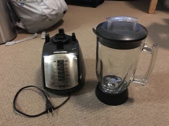 $10 blender (Black and decker cyclone 10 speed) 1