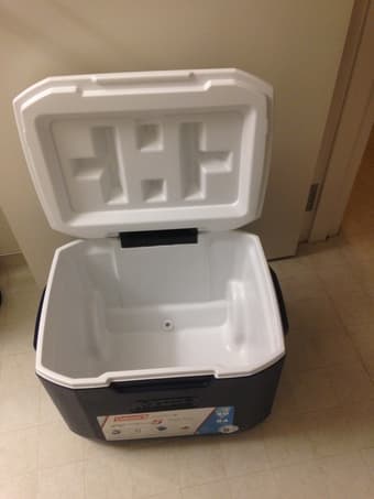 [Moving Sale] Coleman 50 Quart Cooler $30 2