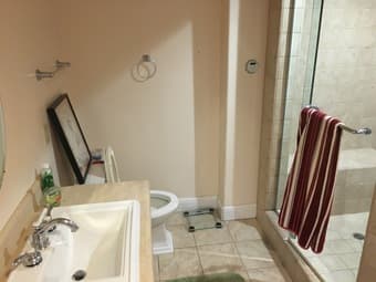 8/28-9/5 - ensuite/master, furnished room in Menlo $70/night 3