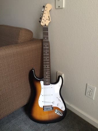 Selling Squier Electric Guitar ($120 OBO) 1