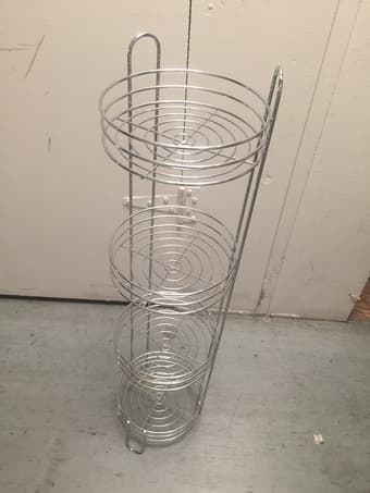 Wire round vertical bathroom shelf $10 1