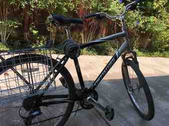 Specialized hybrid bike (women/men) with basket and lock 3
