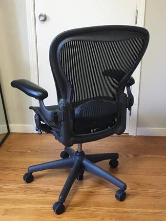 Aeron Herman Miller Office Chair $400 (original value $929) 2