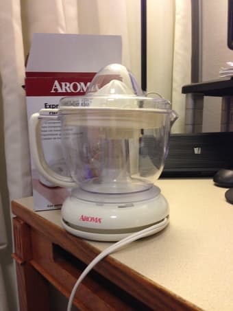 Citrus juicer $10 1