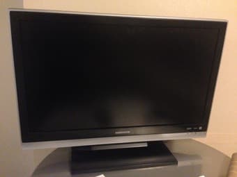 Selling Magnavox 32" 720p TV $100 1