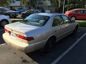 1998 Toyota Camry LE 4cyl - passed smog - $2850 3