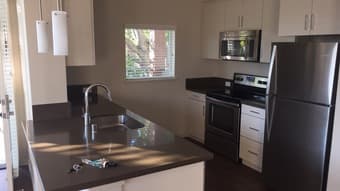 1 room available in luxury 2br/2ba 1