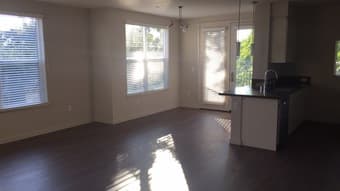 1 room available in luxury 2br/2ba 1