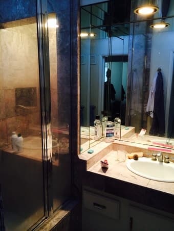 Room available in a beautiful 3 br house in West Menlo Park $1400/mo 3