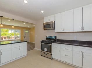 Bright, Sunny, Totally Remodeled House for Rent. 2