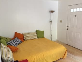 cottage for RENT- 1 bd in College Terrace 1