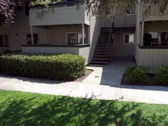$1095 / 800ft2 Master Bedroom in gated Fremont apt. now available 1