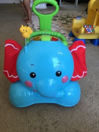 Baby's toyes. 1years old round 2