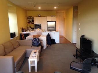 2 bed furnished apartment next to Stanford & Univ Ave 1