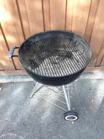 BBQ Weber 741001 Original Kettle 22-Inch Charcoal Grill 2
