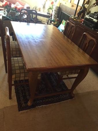 Elegant Dining Table and Chairs for $250 3