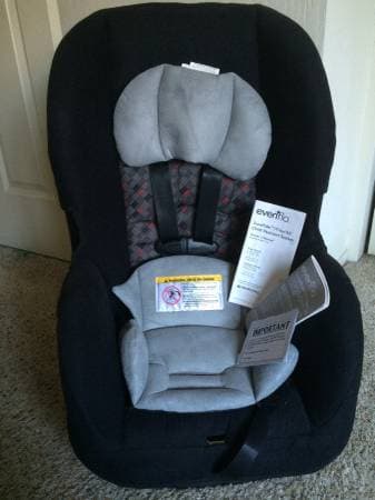 Brand New_Evenflo Car Seat_expire 2021_$55 1