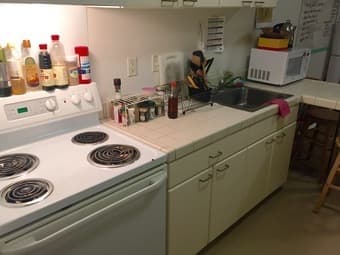 EV Studio 4 winter sublet available Dec 7 - Jan 4 3