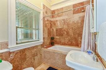 ~$1450/month private rooms in a 8BR house in Mission/Potrero Hill 3