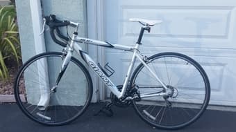 $650 OBO - GIANT Roadbike Aluminum Alloy Frame 2