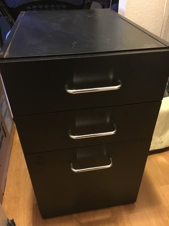 Filing cabinet and drawers $15 3