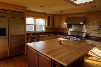 Huge 400 SqFt Room w/Pool, Jacuzzi, Views, Location & Awesome People 2