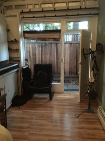 $1250 Room in big house close to Stanford 1