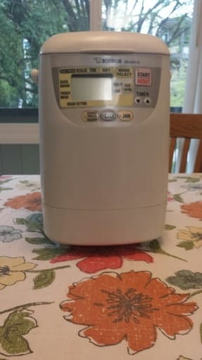 Home Bakery Mini Breadmaker (Zojirushi) 1