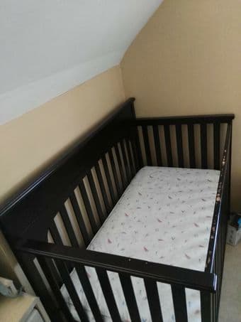 Graco baby crib ($30) 2