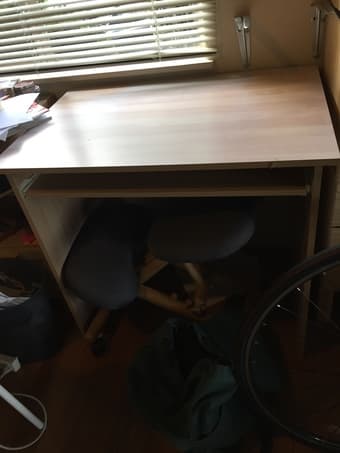 Simple desk 1