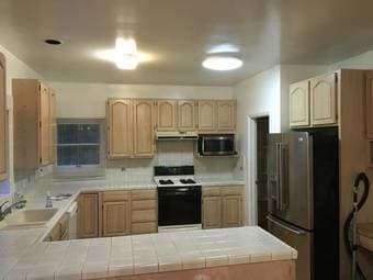$1,200 Giant rooms in gorgeous house biking distance to Caltrain 3