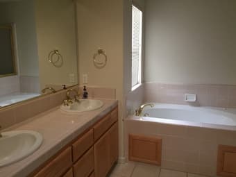 $1,375 Live with young professionals in beautiful house w/lots of ligh 3