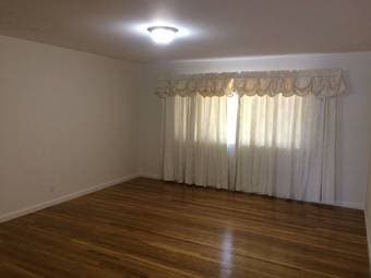 $950 Living with professionals in Mountain View 2