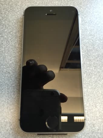 Unused New Apple iPhone 5S 16GB Gray colour $ 140 (Straight Talk)- 2