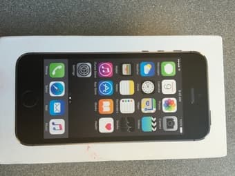 Unused New Apple iPhone 5S 16GB Gray colour $ 140 (Straight Talk plan) 1