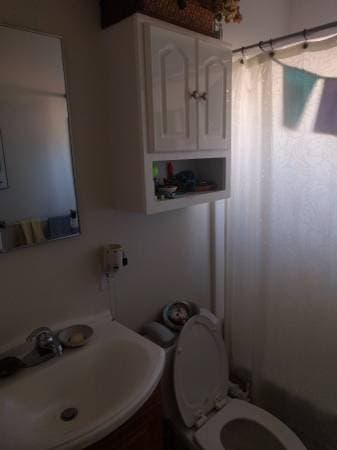 3 bedroom/2 bathroom house $3,200/month 1