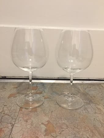 Wine glasses, set of 2, $5 1