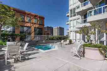 Downtown SF Exec Sharing 2 Bedroom w/ Hot Tub, Lounge & Billiards! 2