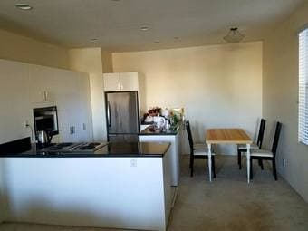 Room/bath in 2BR/2BA apt in Palo Alto near Stanford/Caltrain, $1750/mo 1