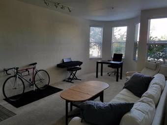 Room/bath in 2BR/2BA apt in Palo Alto near Stanford/Caltrain, $1750/mo 2