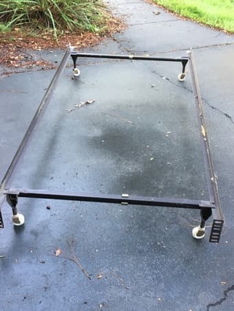 Queen size metal frame $20 1