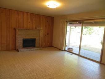 $1,250 A spacious bedroom availabe  in a comfortable house 2