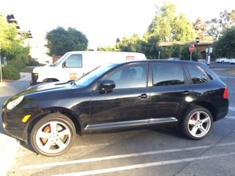 2006 Porsche Cayenne Turbo (4.5 Twin Turbo) 2