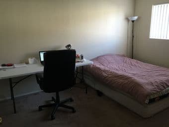 $1100 spacious bedroom in a 2B/2B apartment in Menlo Park (独立卧室短租) 1