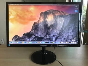 SAMSUNG 23-inch LED Monitor (S23C350H) Excellent Condition 1